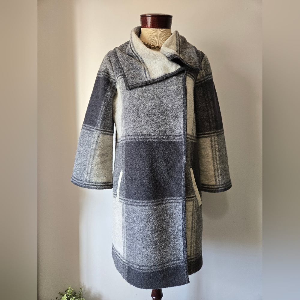 PAUL COSTELLOE Wool Blend Gray Plaid Sweater Jacket. Size 8